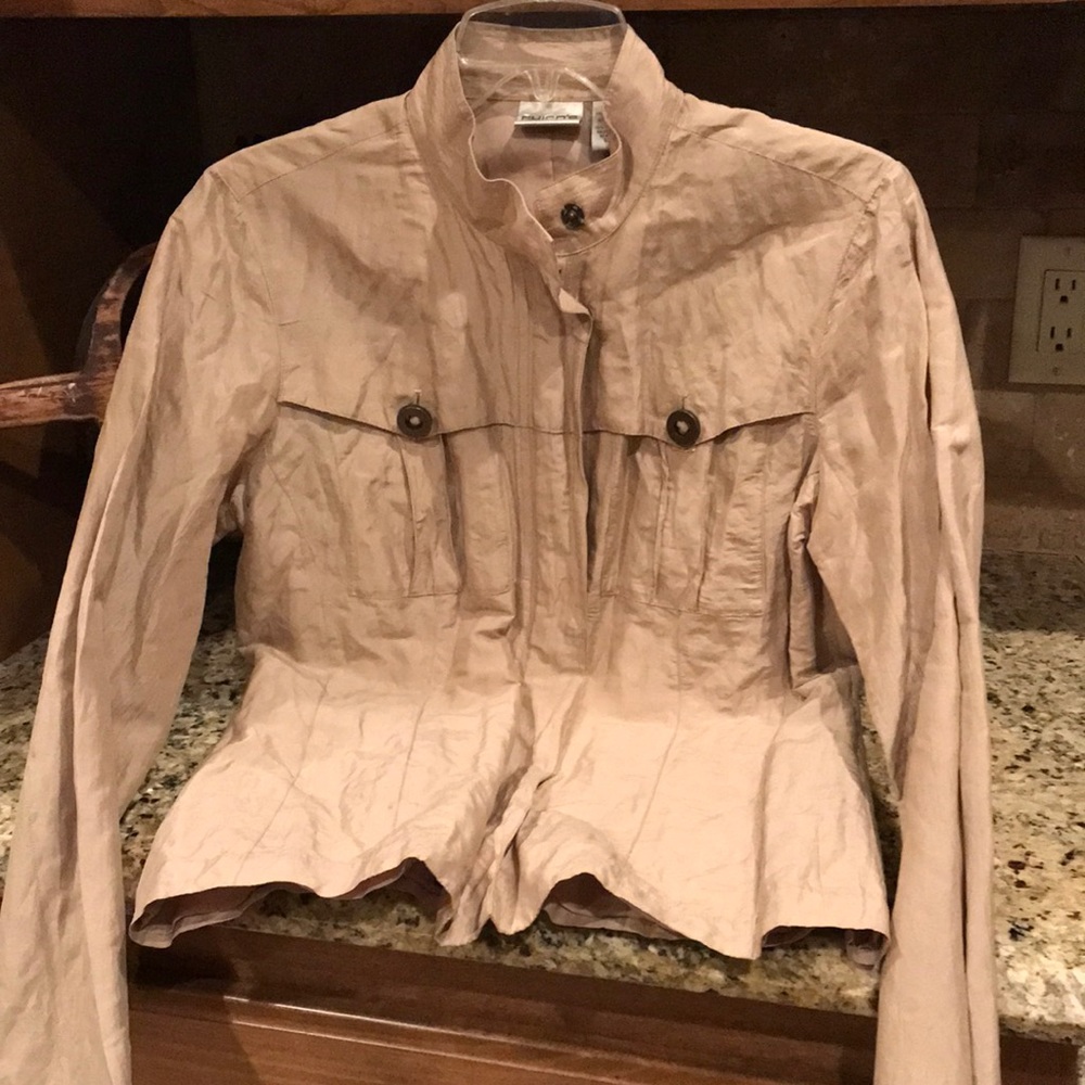 Chico’s taupe zipper and snap front jacket.pockets with metal details.